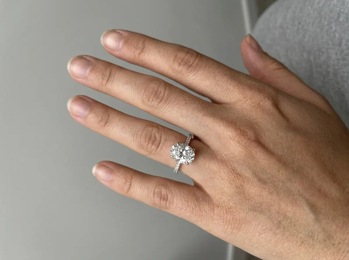 Nickel-free band stops the green-finger problem for sensitive skin