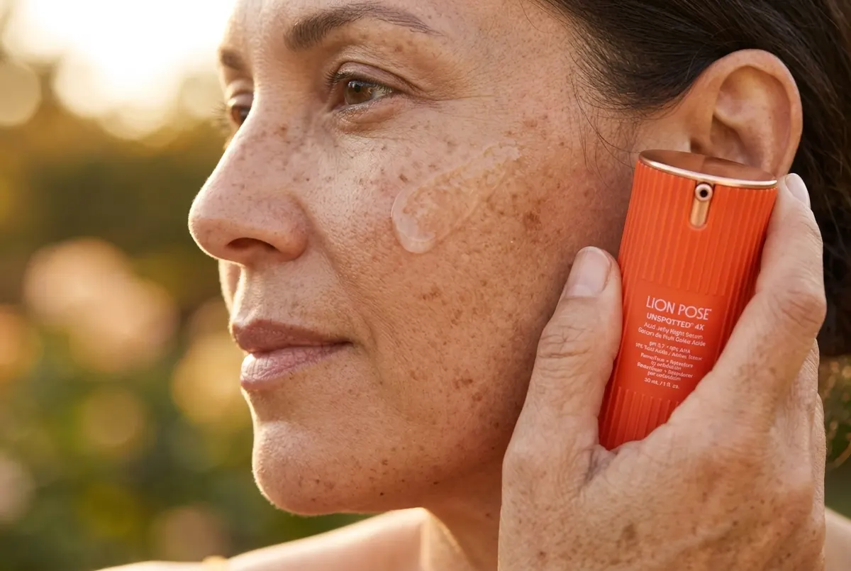 Mineral SPF 42 that doesn't erase skin tone with white cast