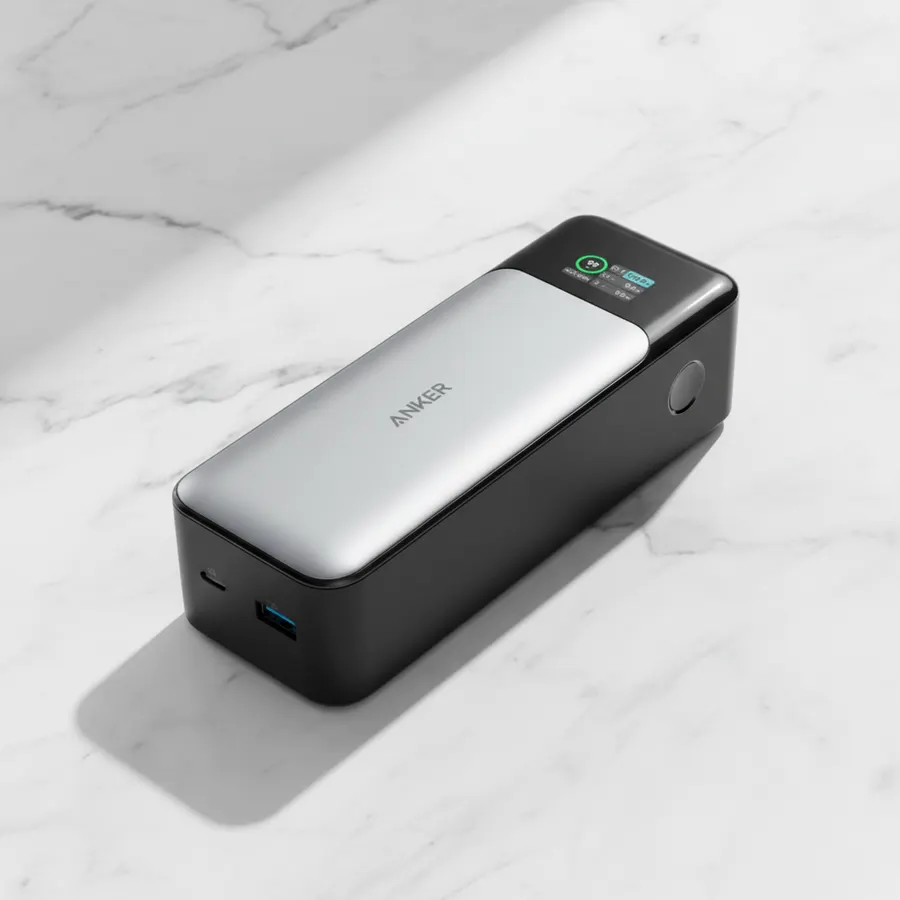 737 Power Bank (PowerCore 24K)