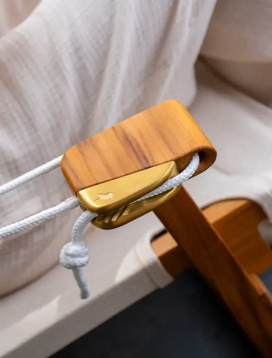 You set the exact recline your back wants
